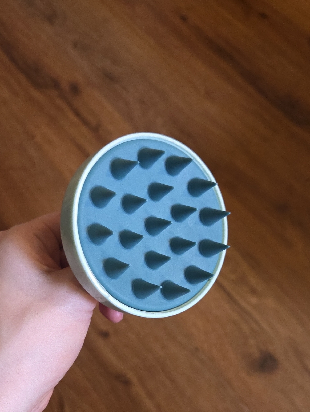Silicone Scalp Massager Brush in Turquoise-Pastel Green